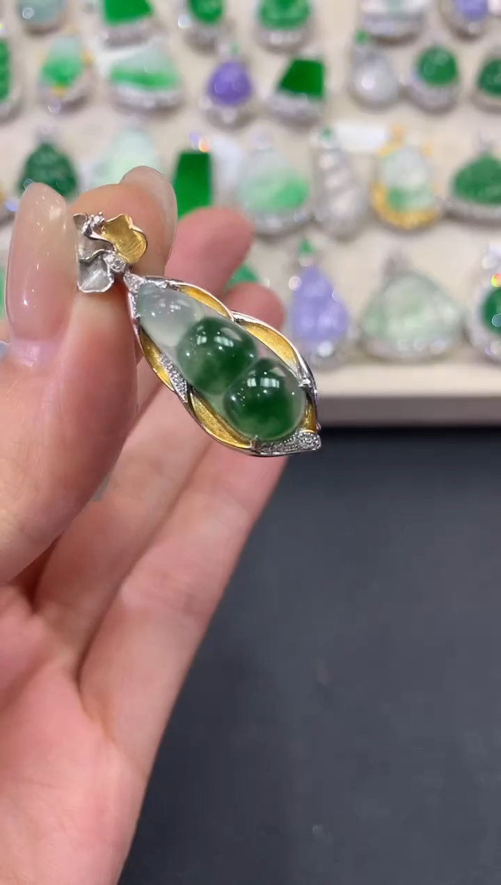 【闪购商品】翡翠吊坠(不含链)18K金镶嵌q5    