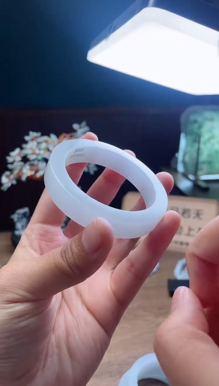 【闪购商品】定制翡翠手镯未镶嵌定制