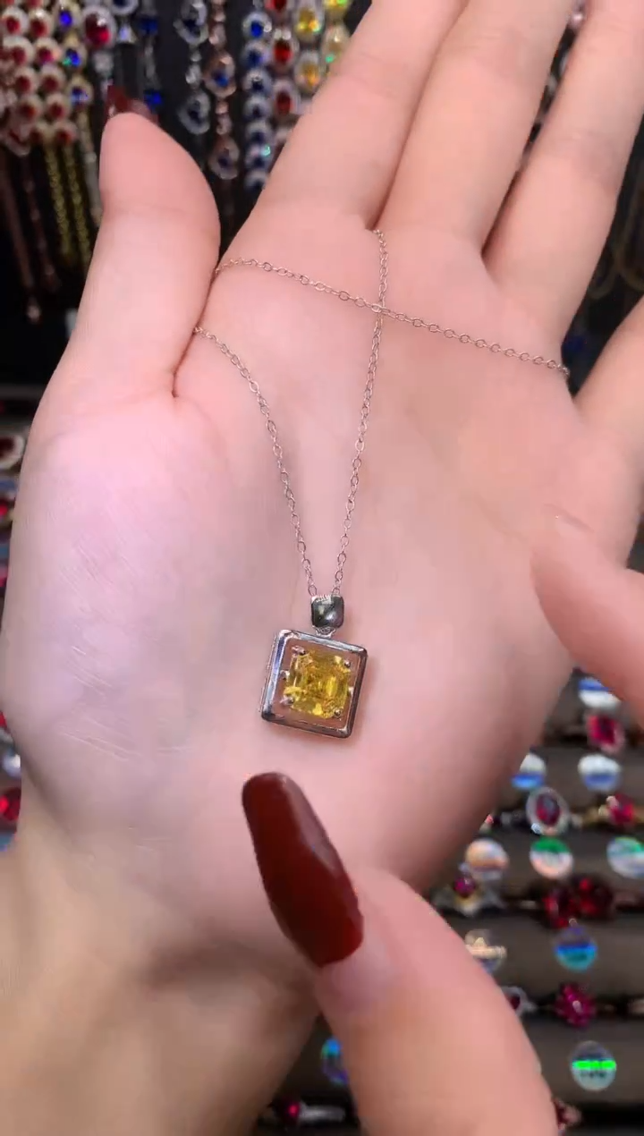 【闪购商品】水晶吊坠(赠链)银S925镶嵌银色