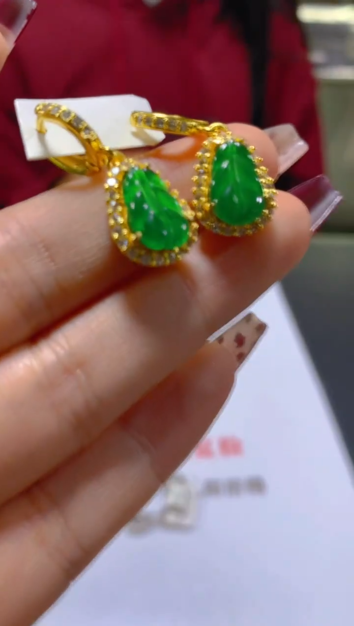 未镶嵌翡翠耳饰多样性发一