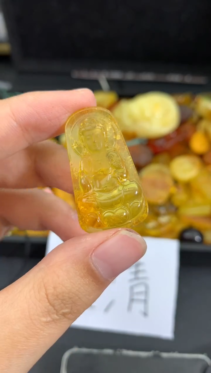 蜜蜡未镶嵌珠宝奇石87