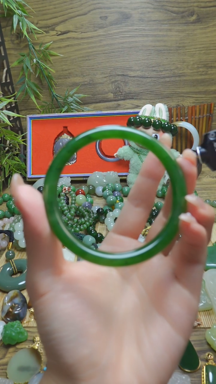 和田玉手镯未镶嵌俄料碧玉圈口58