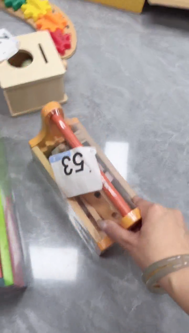 木小号工具台53....