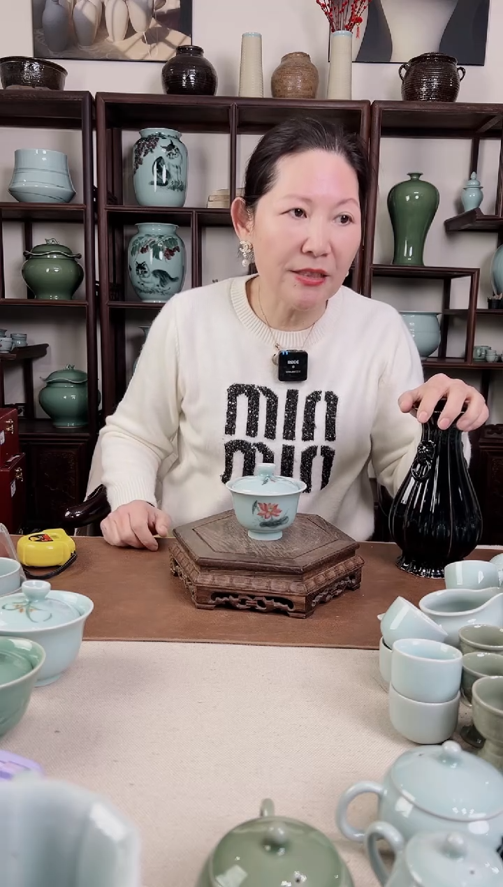 【闪购商品】杯釉中彩 荷花画 二才盖碗B