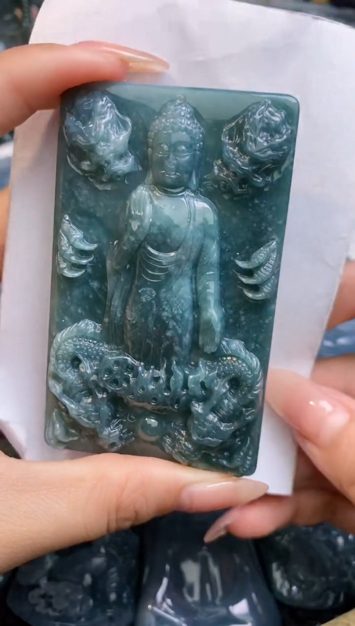 【闪购商品】翡翠颈饰未镶嵌           