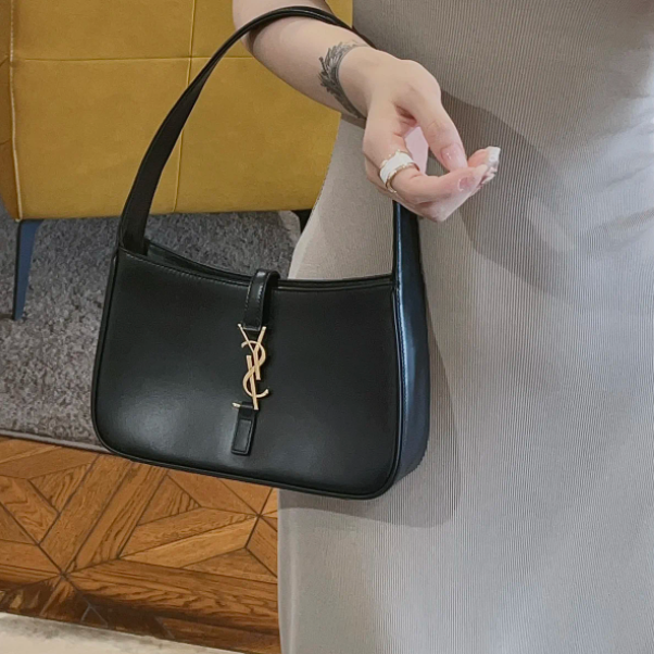 95新 YSL/圣罗兰 YSL/圣罗兰 黑金hobo单肩包bwz11698