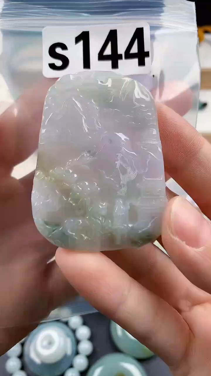 颈饰未镶嵌翡翠天然翡翠吊坠挂件