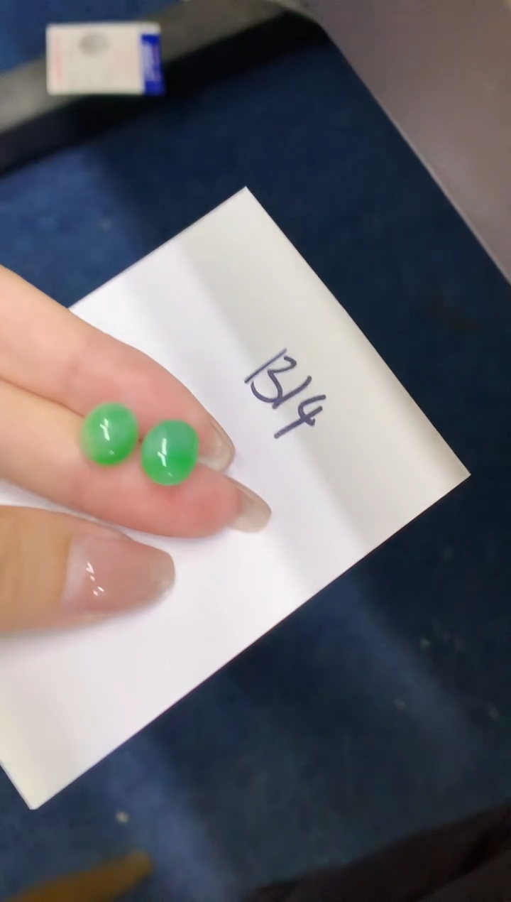 翡翠18K金镶嵌颈饰00000000000