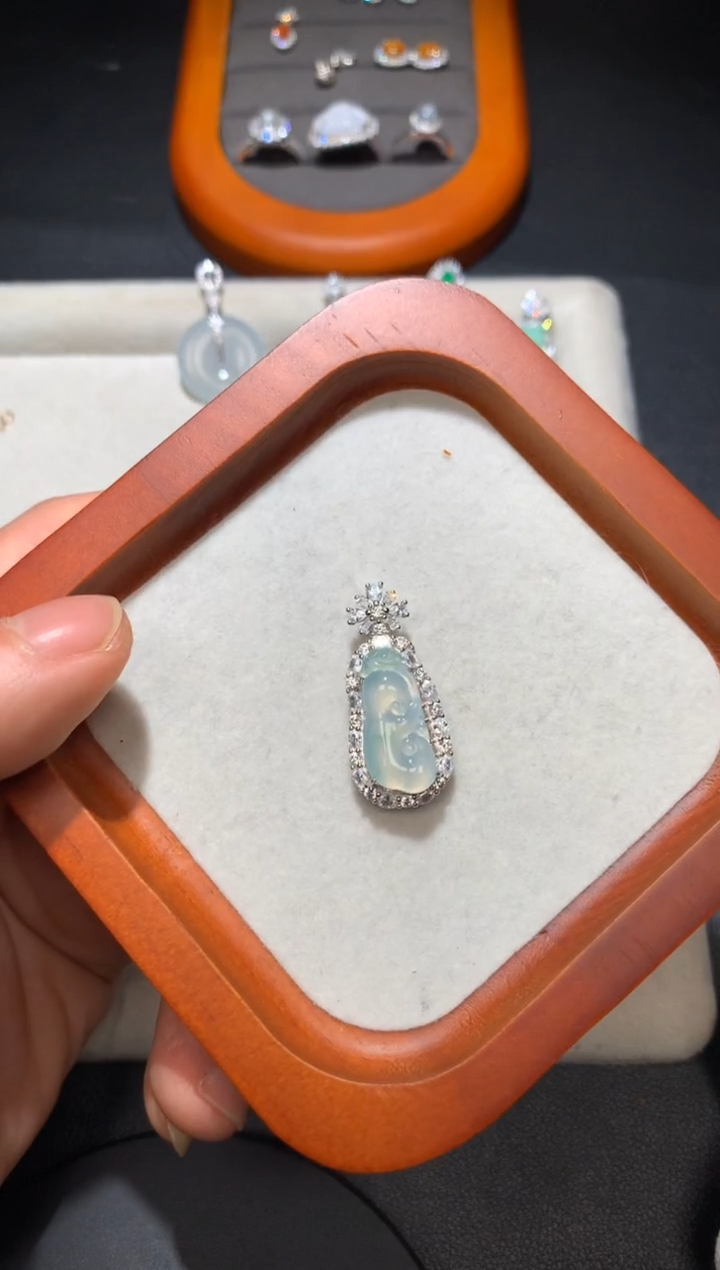 【闪购商品】翡翠吊坠(不含链)银S925镶嵌头******