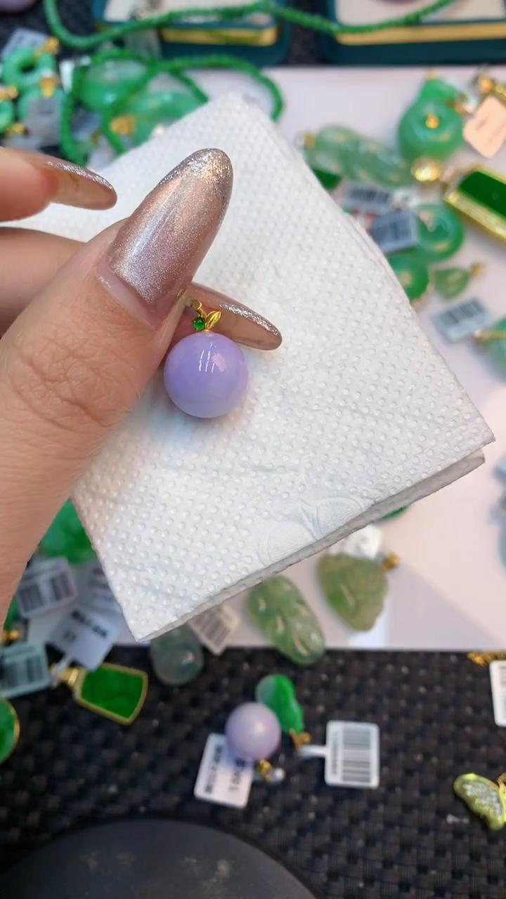 颈饰18K金镶嵌翡翠1