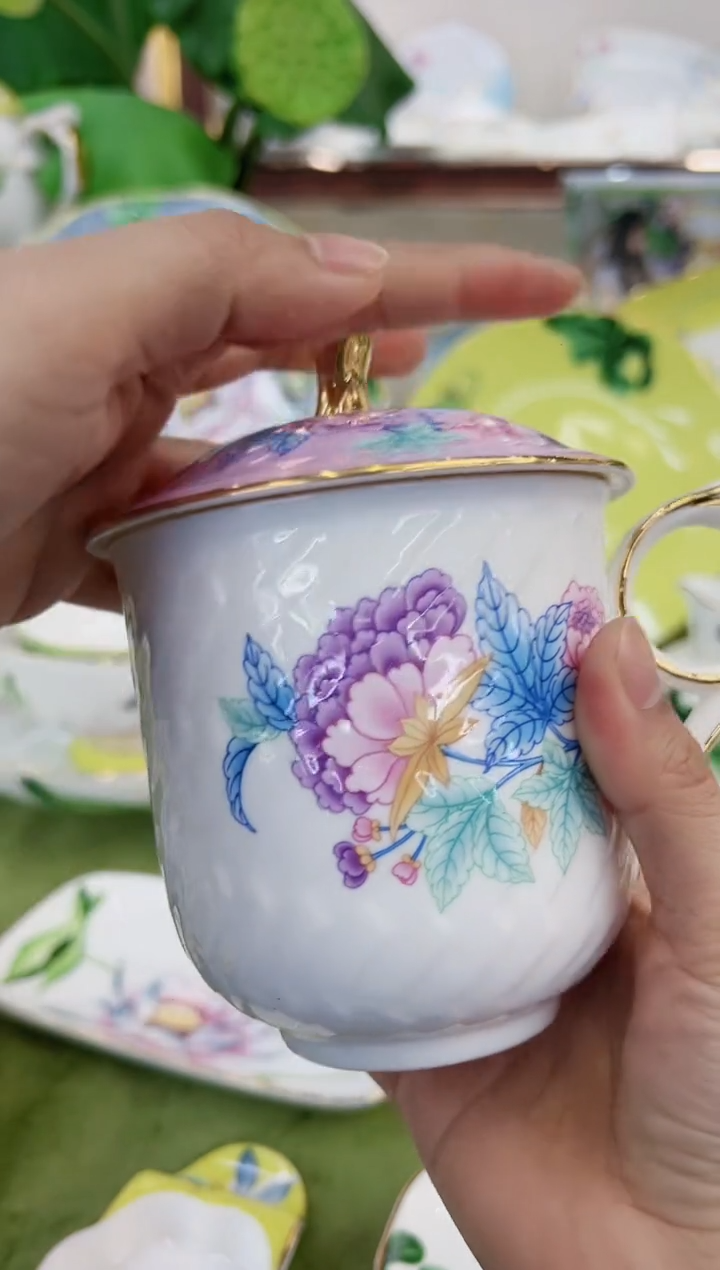 【闪购商品】骨瓷带盖马克杯