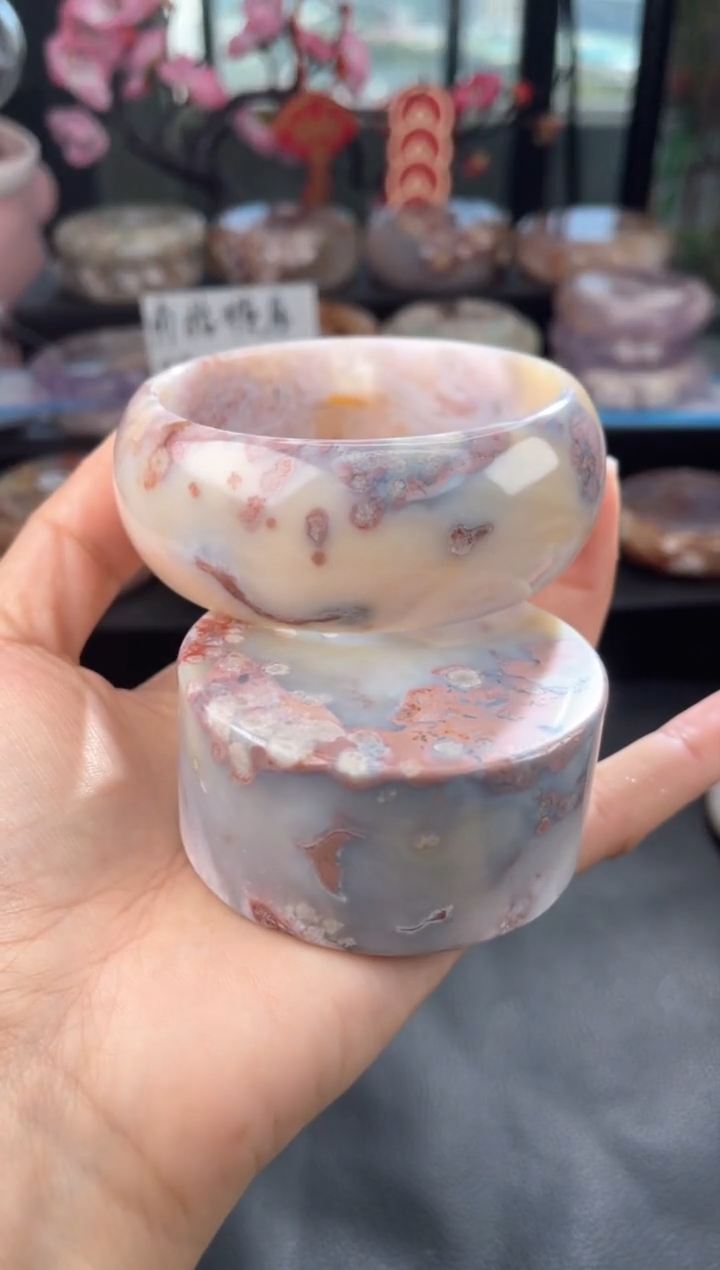 【闪购商品】石英质玉手镯未镶嵌64