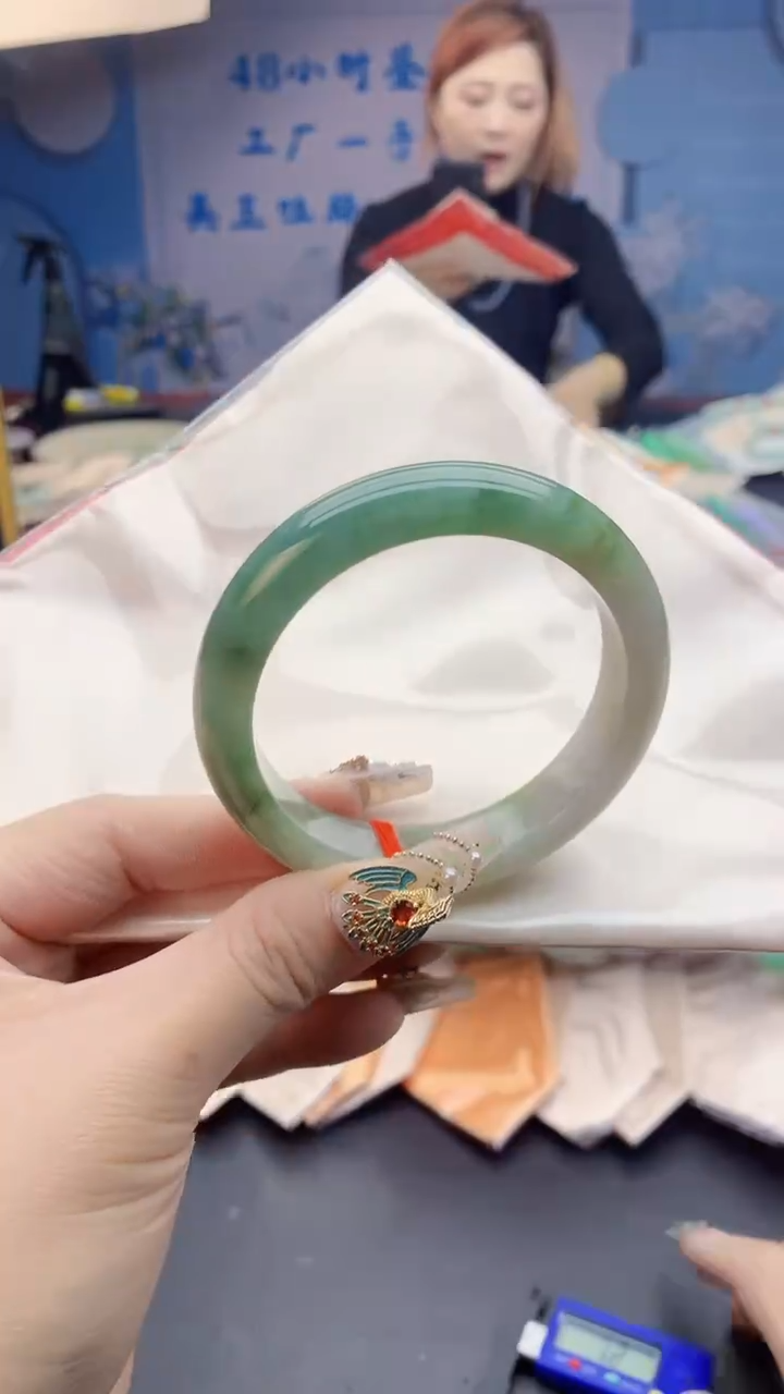 【闪购商品】翡翠手镯未镶嵌0531799715