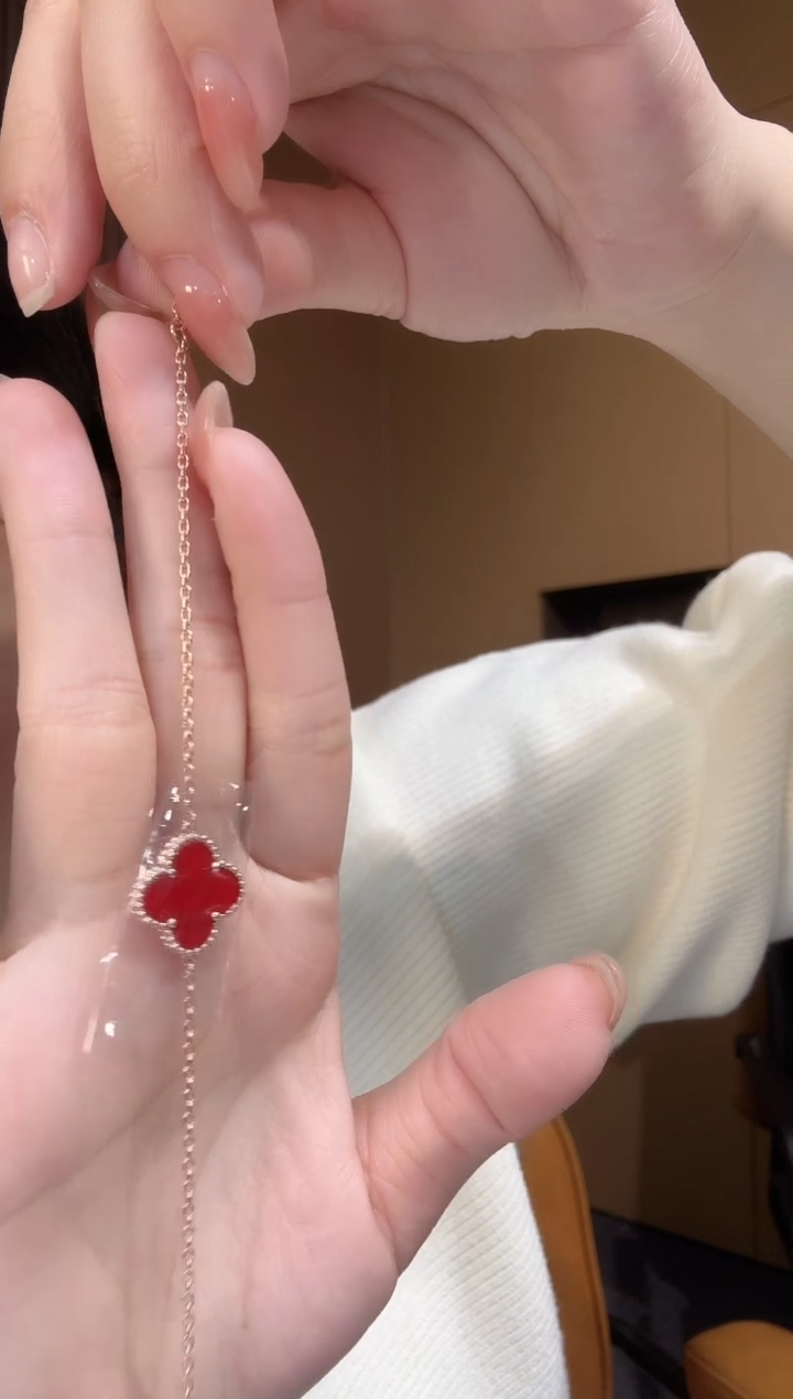 【闪购商品】玛瑙/玉髓手链18K金镶嵌红色k黄，单花四叶草手链GHJ