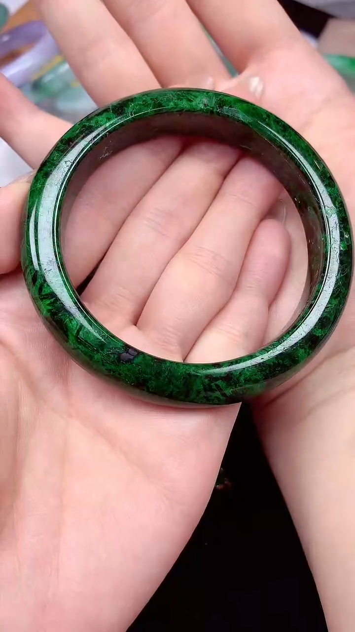 【闪购商品】翡翠手镯未镶嵌手镯