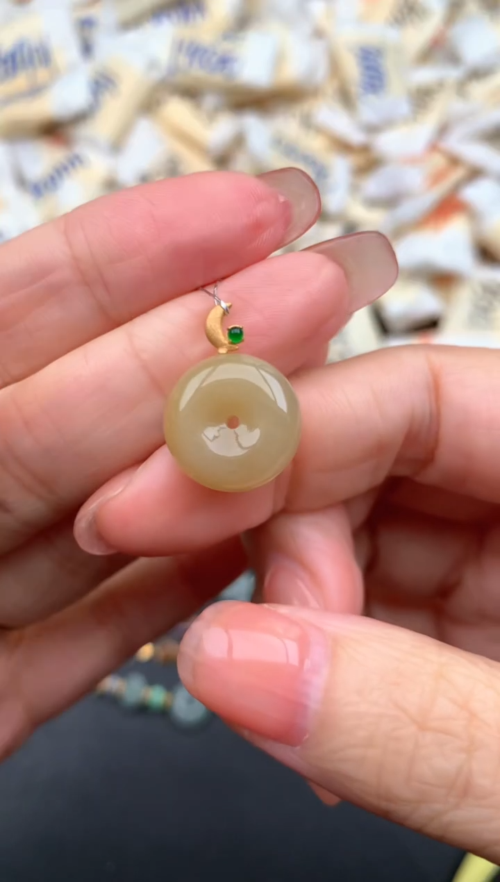 18K金镶嵌挂件翡翠—