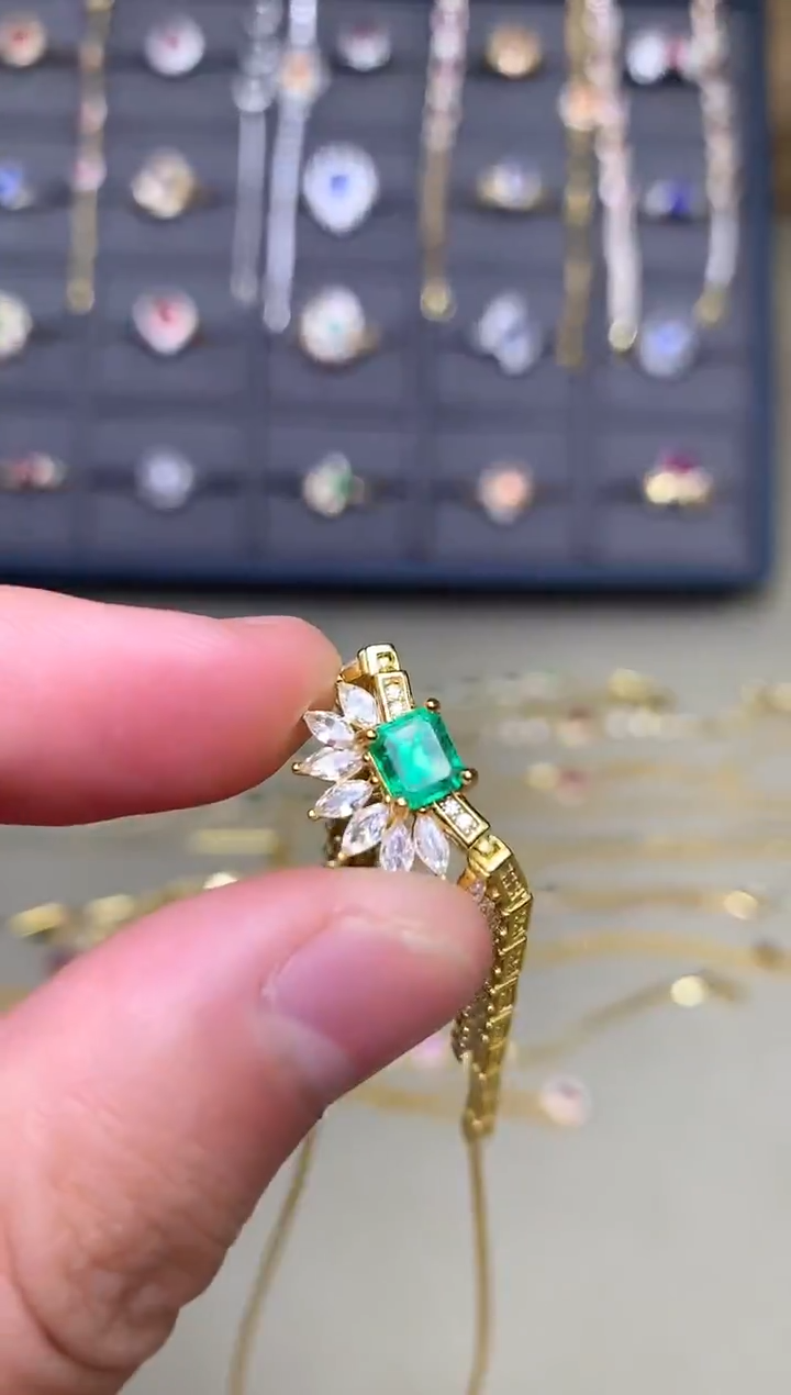 银S925镶嵌颈饰祖母绿项链