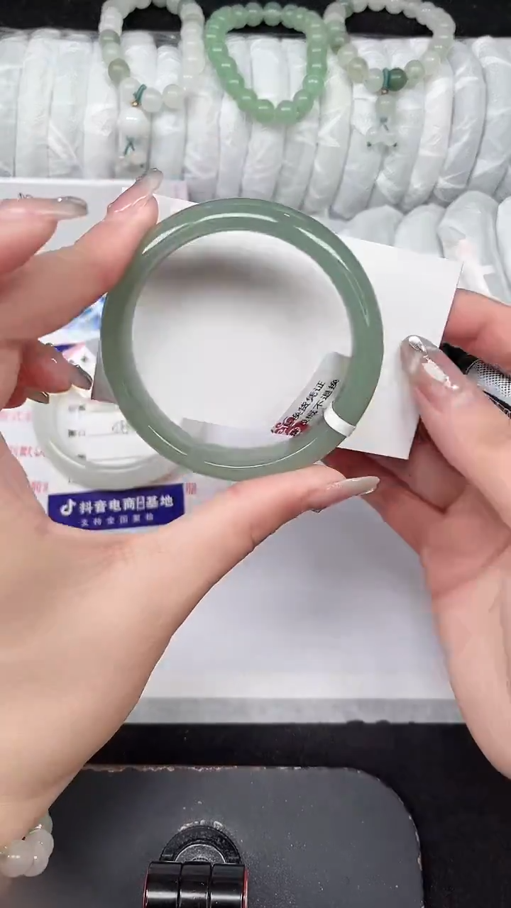 未镶嵌手镯石英质玉80-53/54