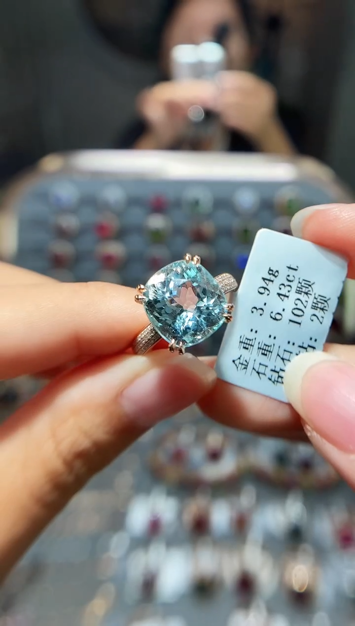 18K金镶嵌戒指海蓝宝石6.43.配钻