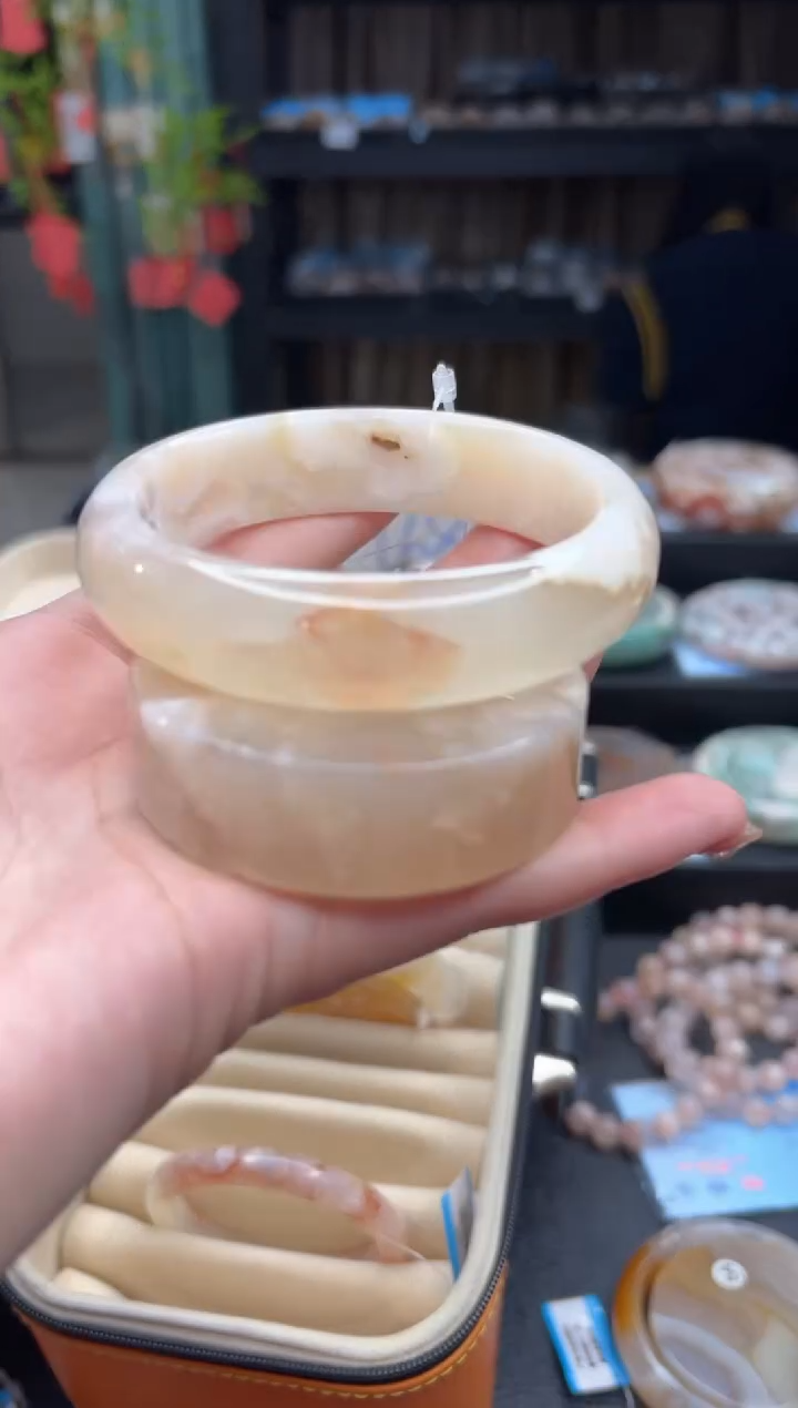 【闪购商品】石英质玉手镯未镶嵌111（62圈赠送镯心）