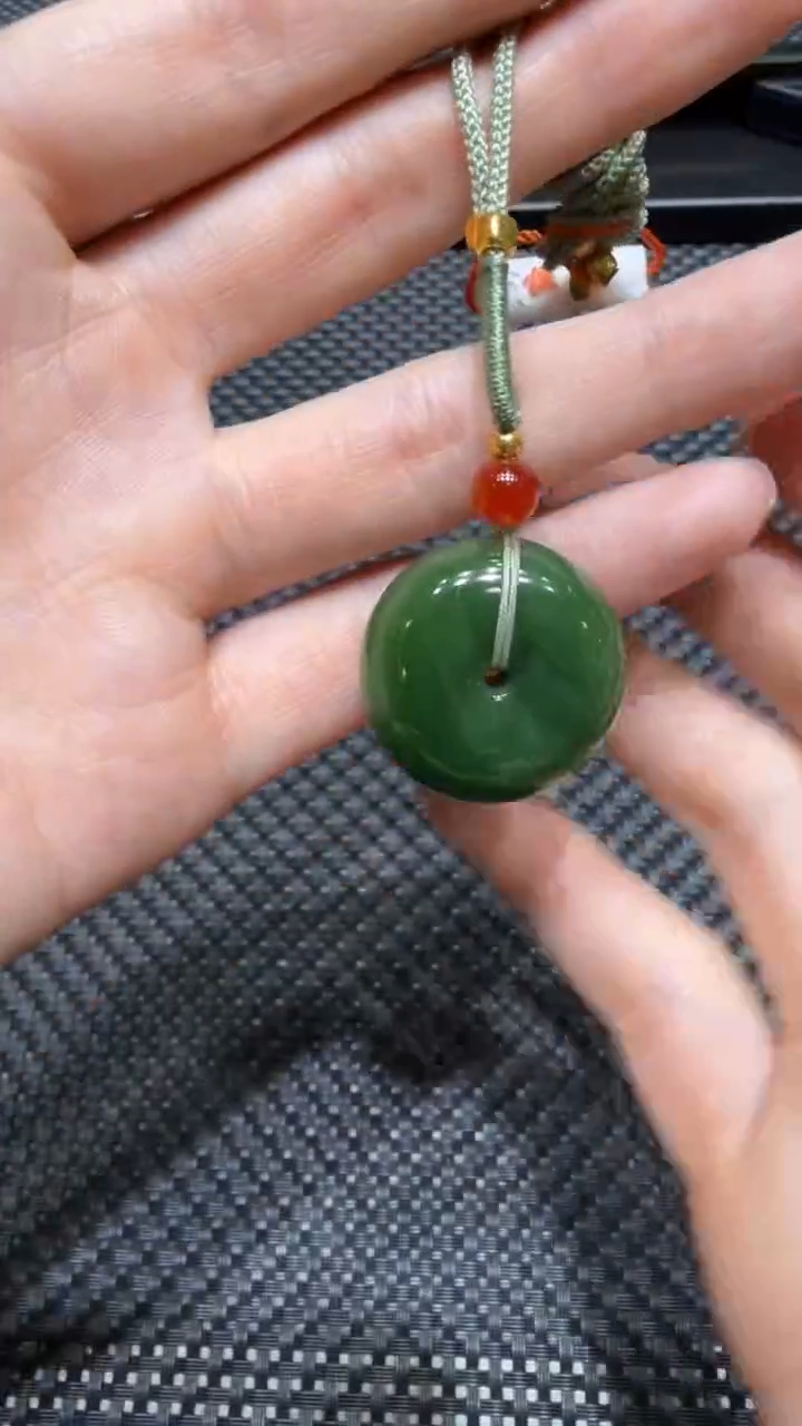颈饰未镶嵌和田玉挂件