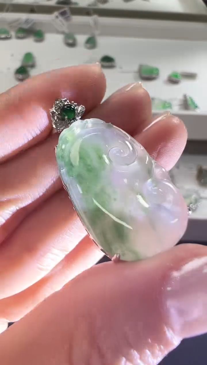 颈饰18K金镶嵌翡翠KHZ1206-007