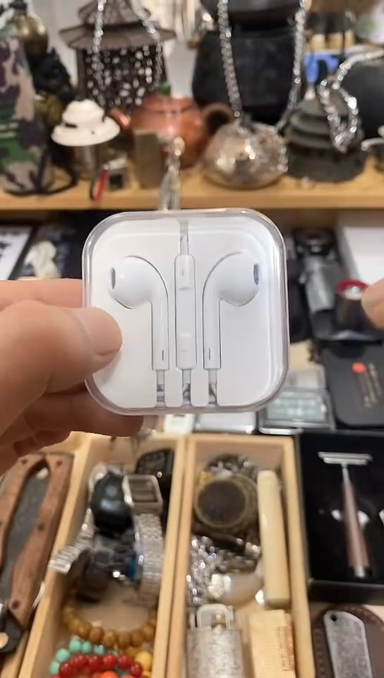 瓷片闪购商品  如图所示