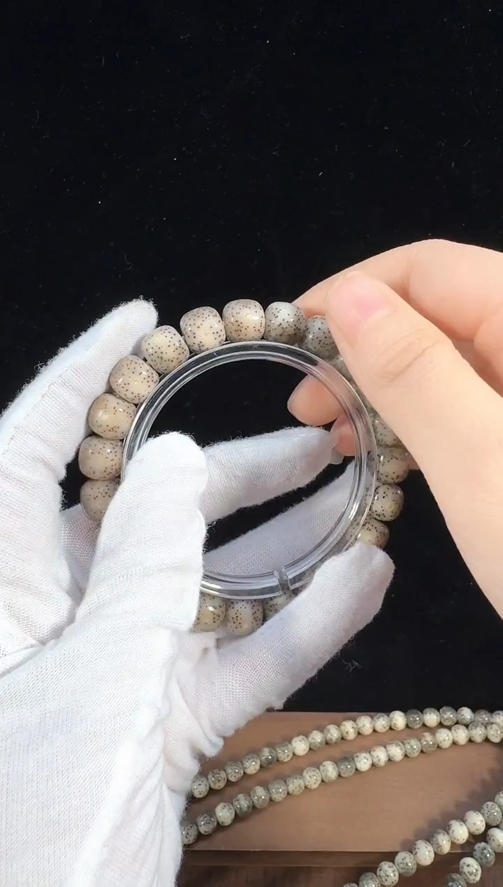 手串星月菩提灰冰10*9M2083
