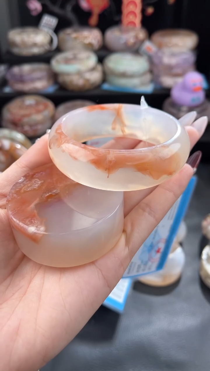 【闪购商品】石英质玉手镯未镶嵌56