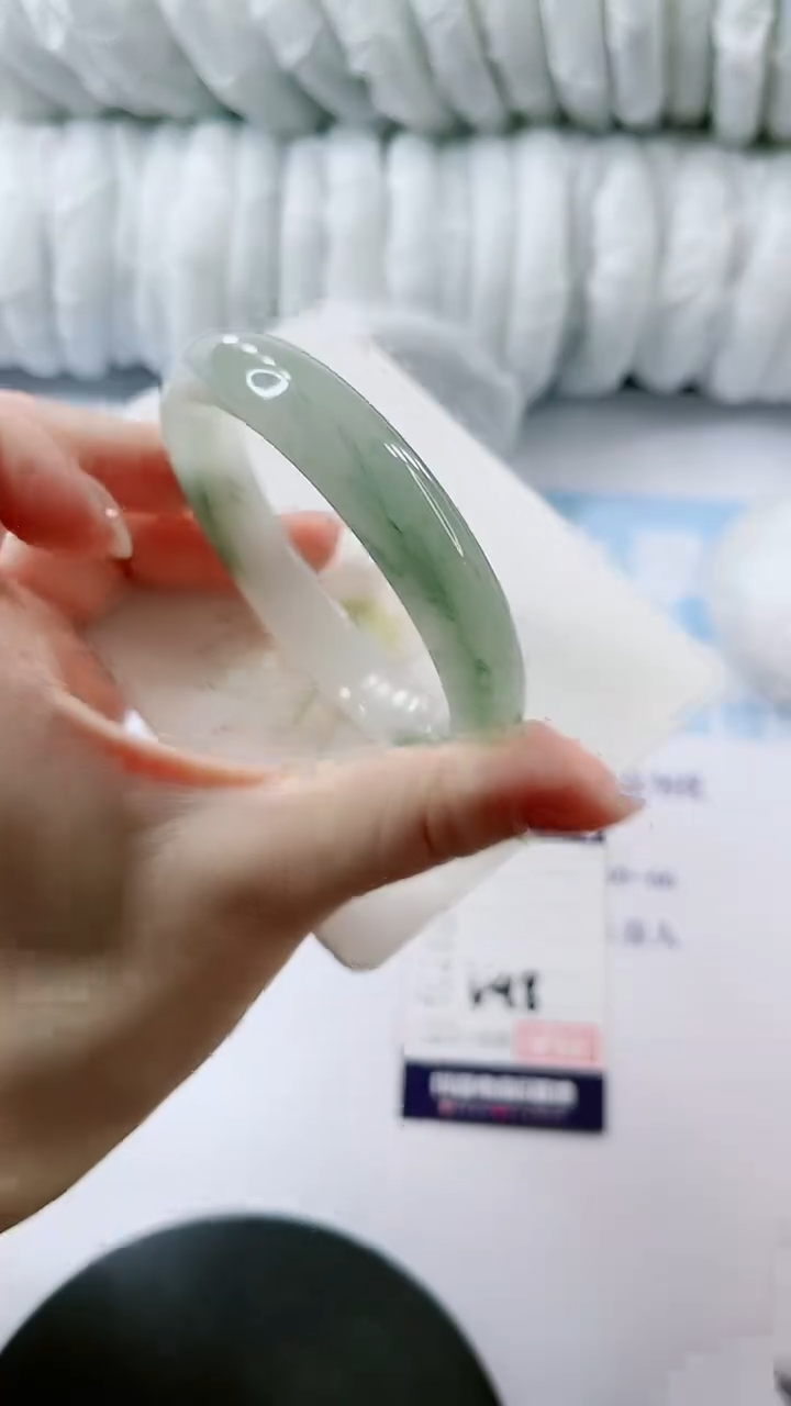 【闪购商品】石英质玉手镯未镶嵌多样性发货V98