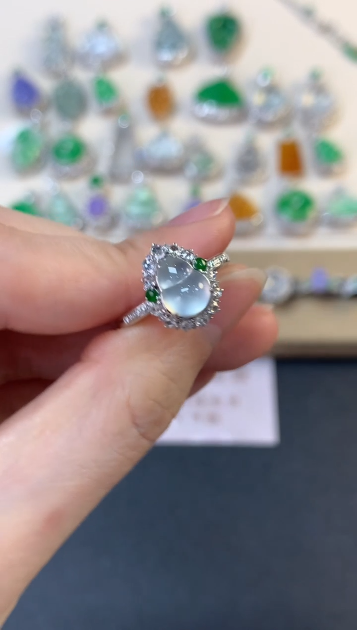 翡翠戒指18K金镶嵌葫芦戒指5500