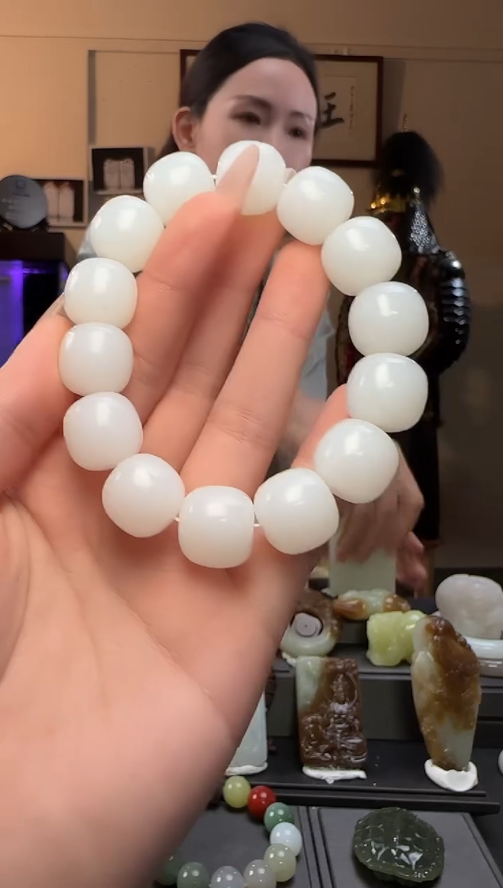 【闪购商品】和田玉老型珠卡15未镶嵌手串