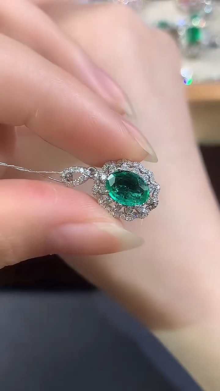 18K金镶嵌吊坠(不含链)祖母绿D403|7800