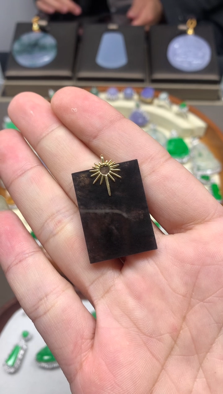 【闪购商品】翡翠颈饰18K金镶嵌挂件