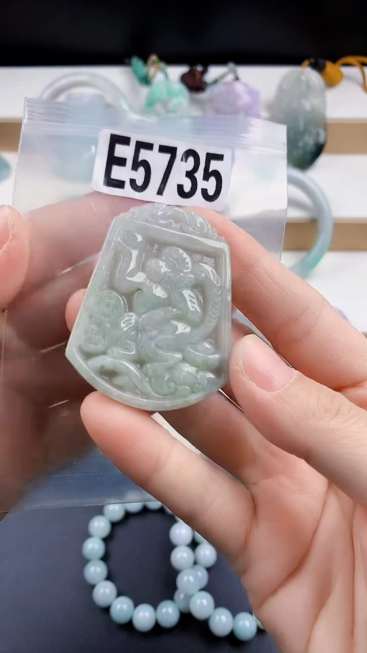 颈饰未镶嵌翡翠天然翡翠吊坠挂件