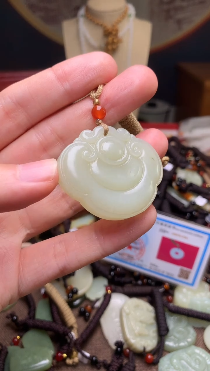 颈饰未镶嵌和田玉新疆料青海料清水和田玉吊坠