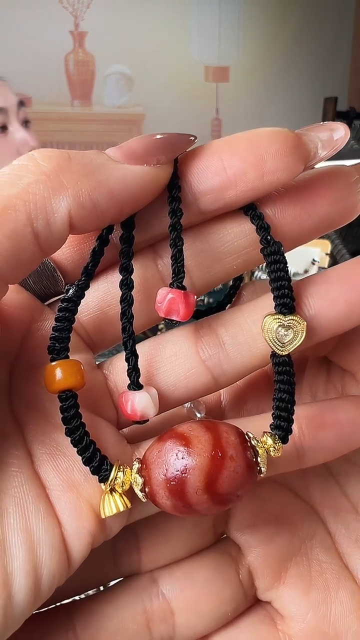 未镶嵌颈饰玛瑙/玉髓小*糖水纹