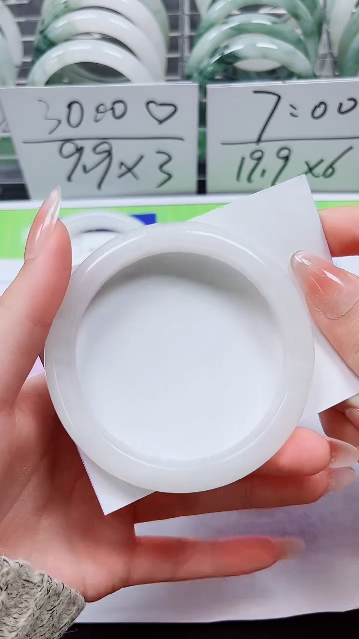 【闪购商品】石英质玉手镯未镶嵌S54-59/60