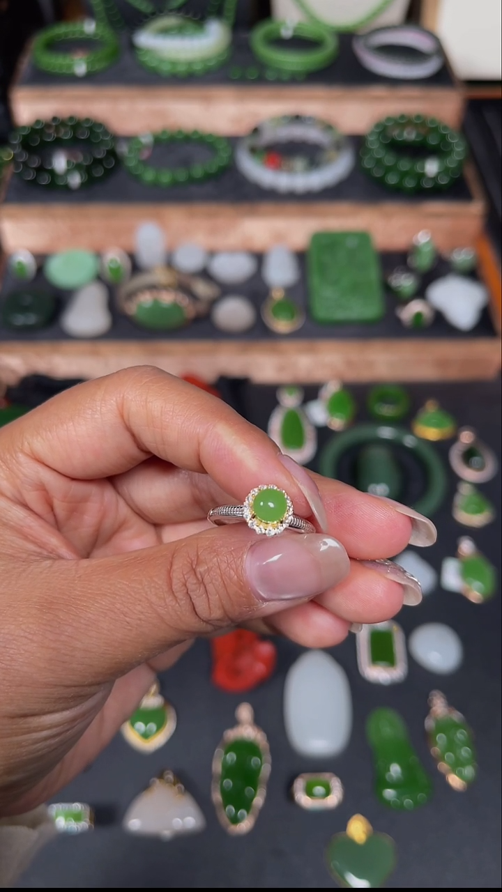 颈饰银S925镀金镶嵌和田玉未*～带矿点款戒指金色银色款