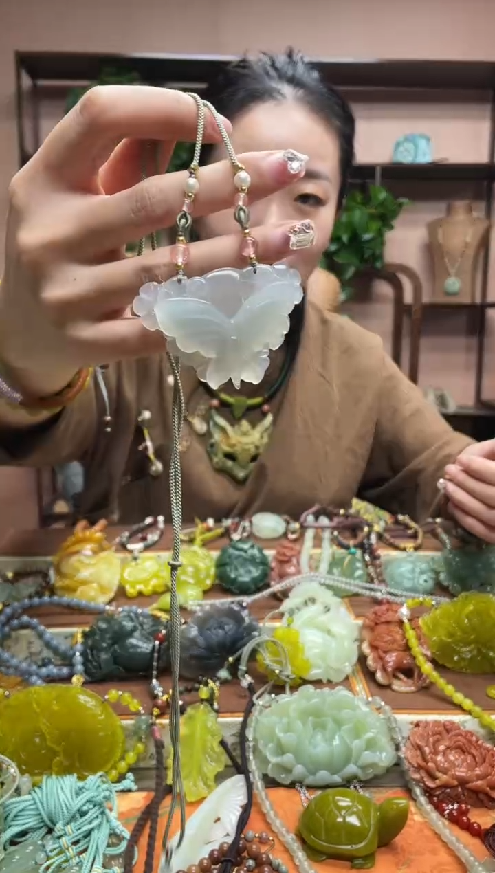 未镶嵌岫玉吊坠·1