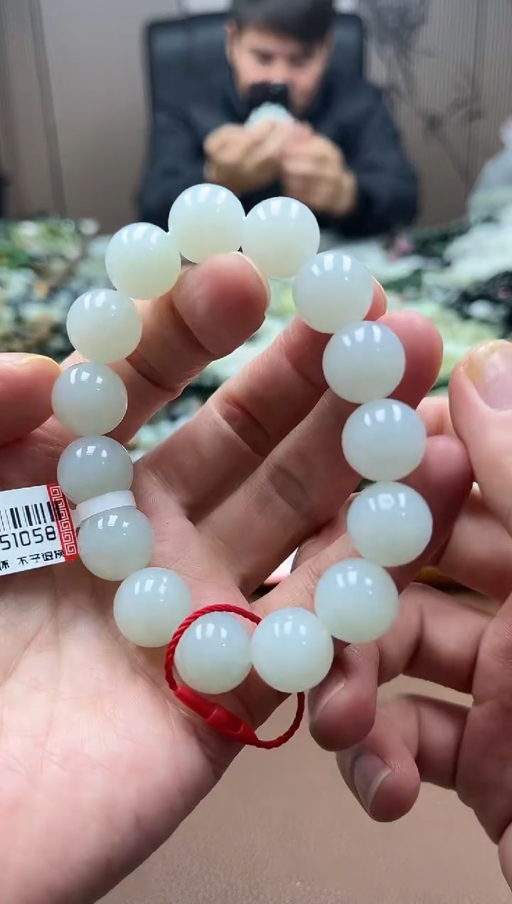 未镶嵌手串和田玉阮*举俄巴沙白14圆