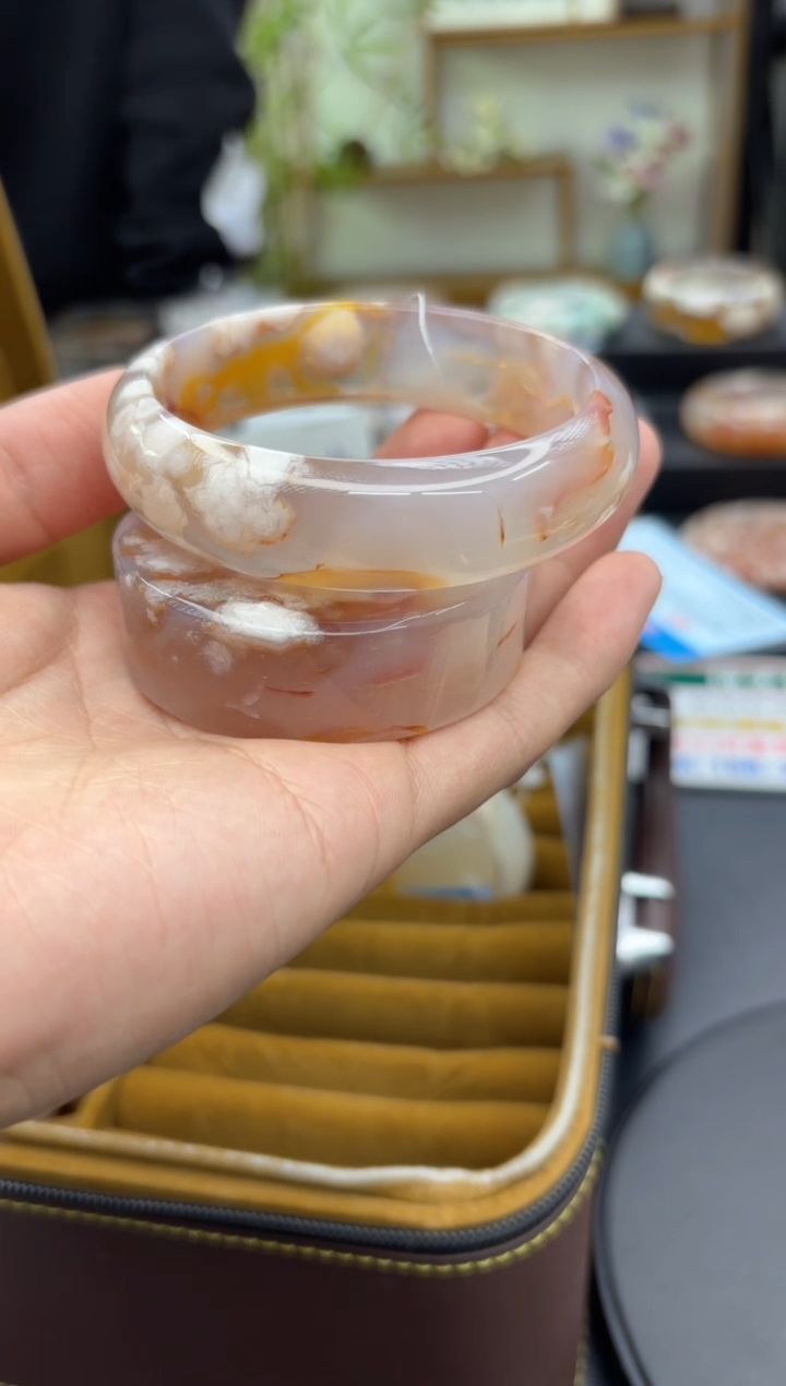 【闪购商品】石英质玉手镯未镶嵌C83(62圈赠送镯心)