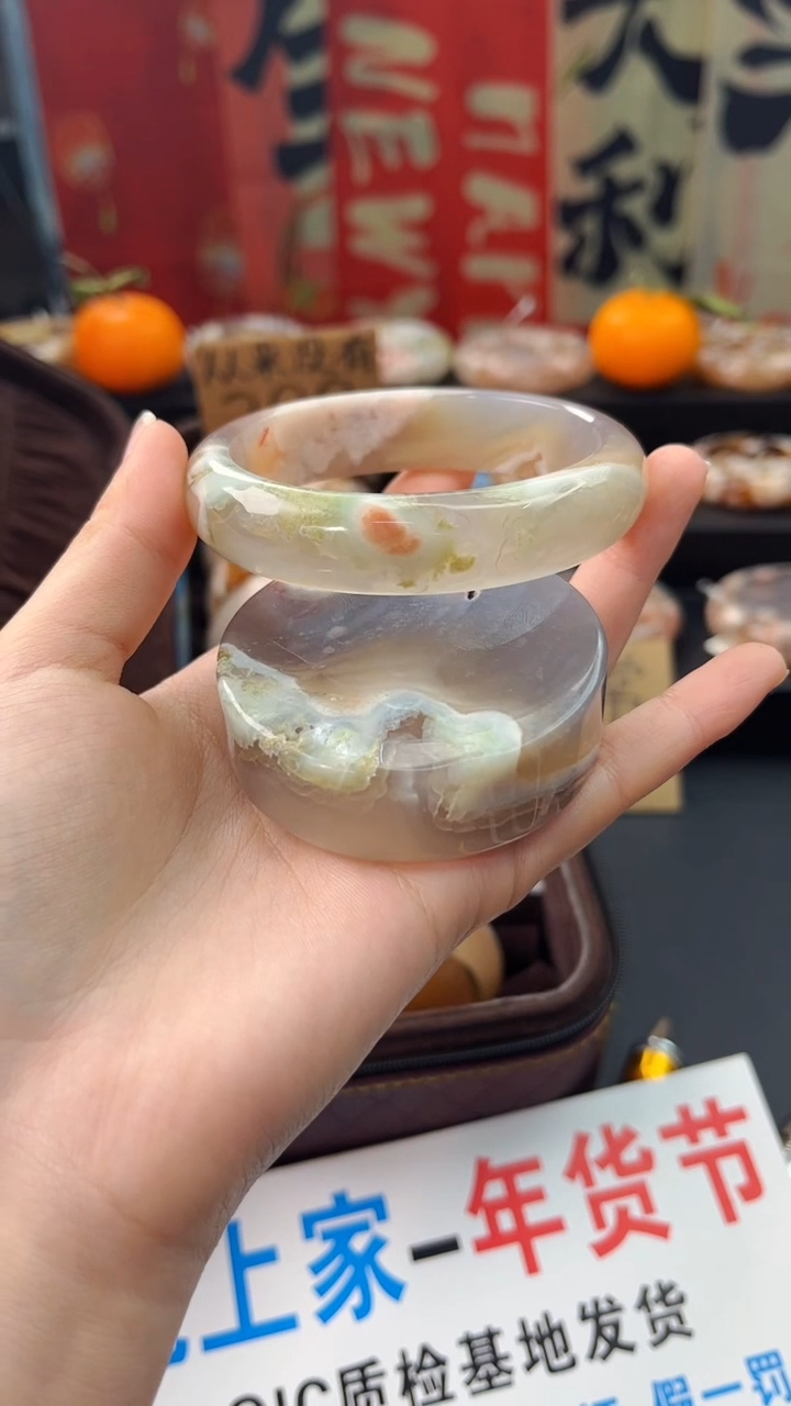 【闪购商品】石英质玉手镯未镶嵌赠送镯心（61圈口）