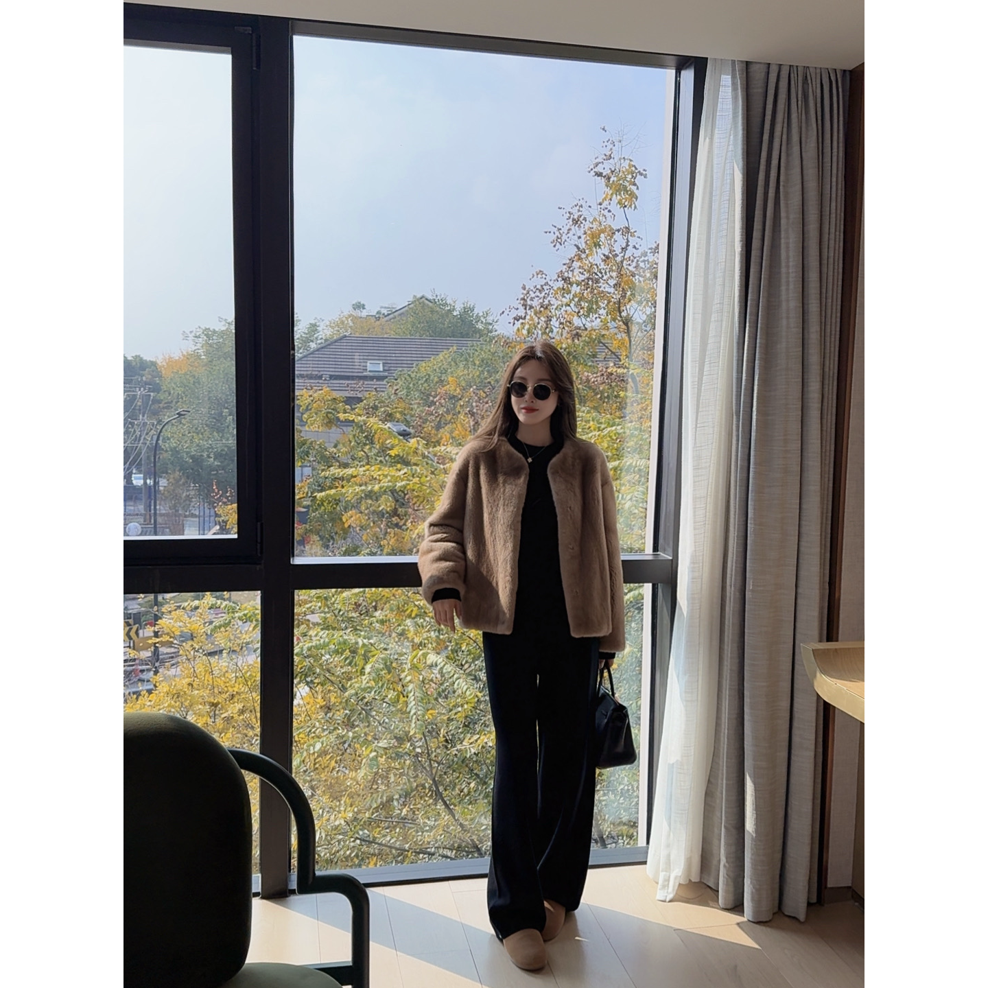 【曼文kiki】优雅奢贵 进口皇冠天鹅绒帕斯条水貂外套 25Q1192