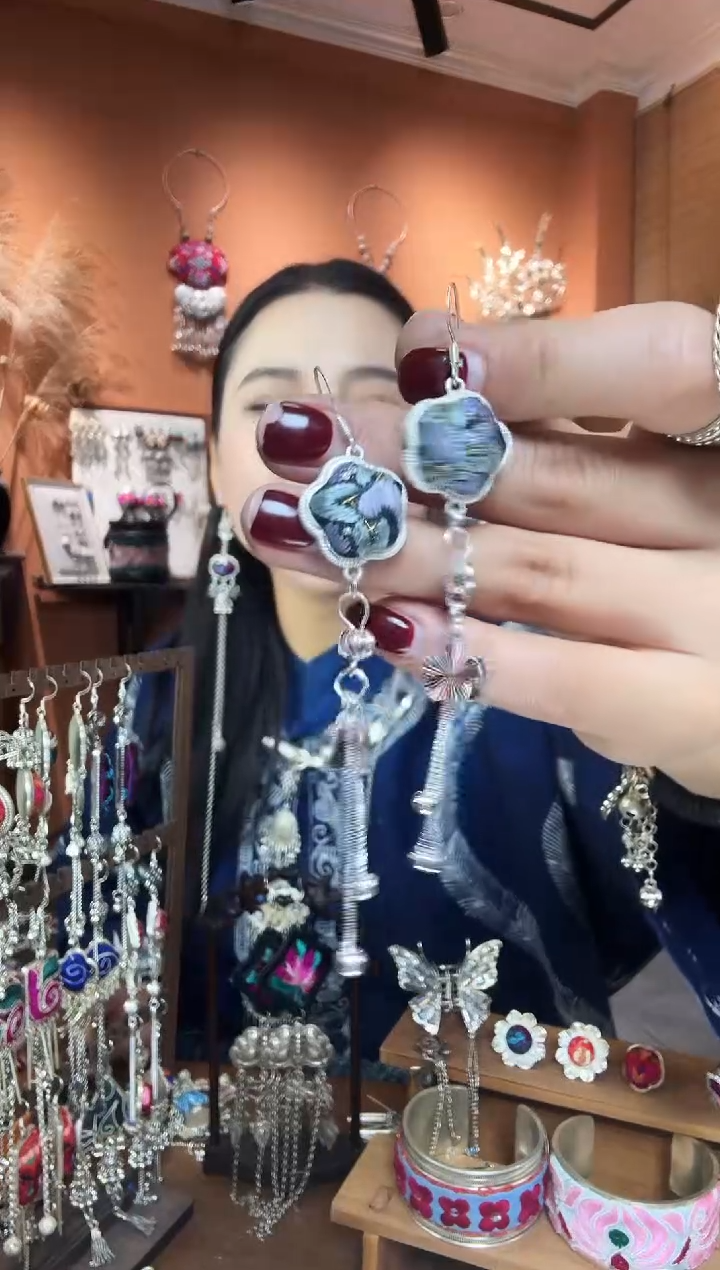 【闪购商品】刺绣纯手工民族风耳环
