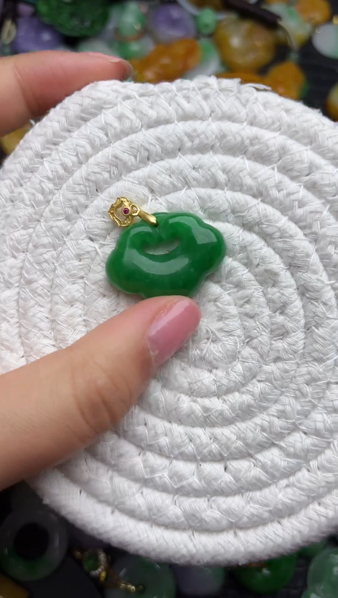 颈饰未镶嵌翡翠缅甸翡翠吊坠