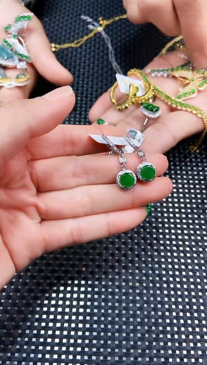 【闪购商品】翡翠耳饰未镶嵌11111111