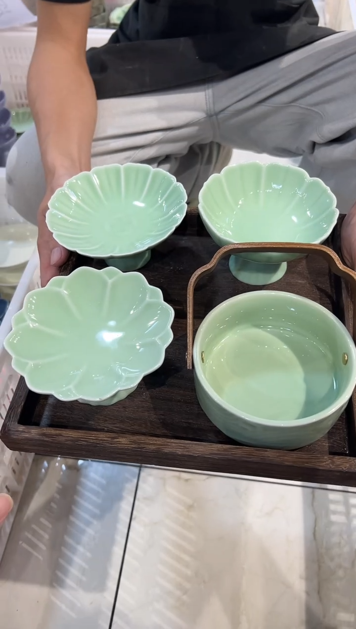 瓷片微瑕商品，介意勿拍 盘