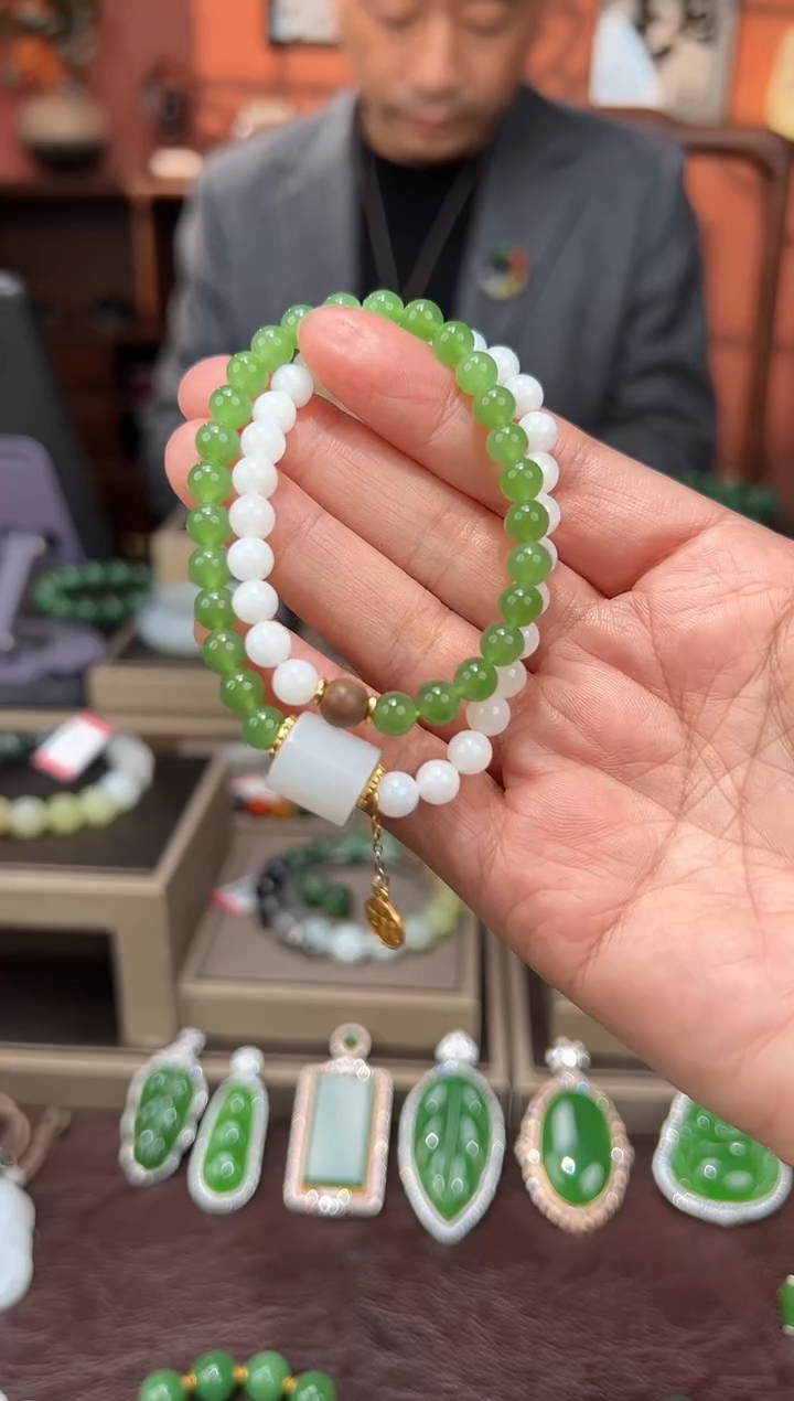 未镶嵌手链和田玉手链