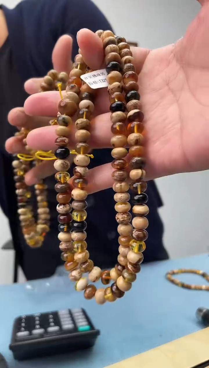 未镶嵌琥珀珠宝奇石逊假一罚十，发一件